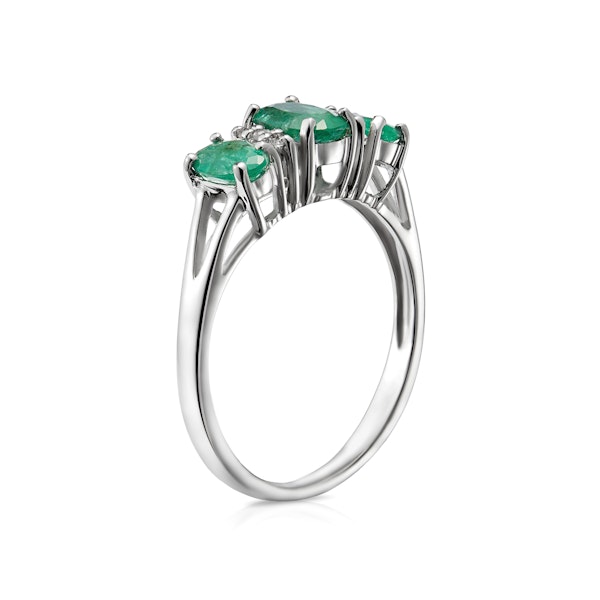 Emerald 1.06ct And Diamond 9K White Gold Ring - Image 3