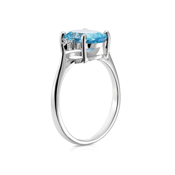9K White Gold Diamond and 2.60ct Blue Topaz Ring - Image 3