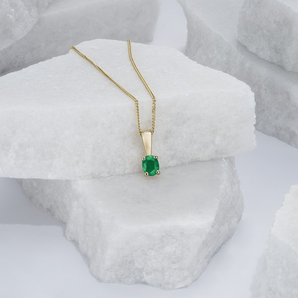 Emerald 0.33CT 9K Yellow Gold Pendant Necklace - Image 4