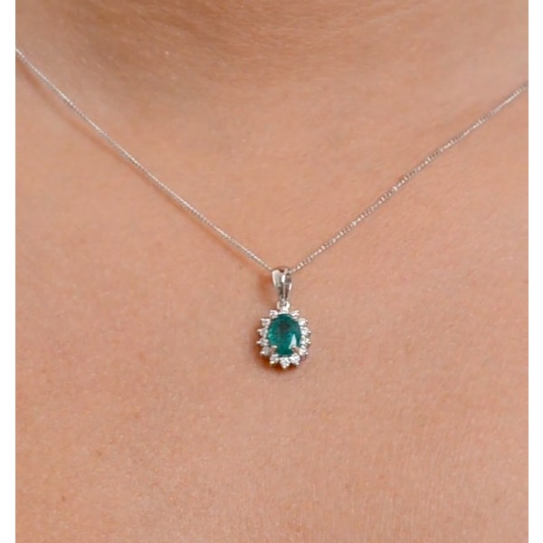 Emerald Pendant Necklace and Lab Diamonds in 925 Silver 7 x 5mm Centre - Image 2