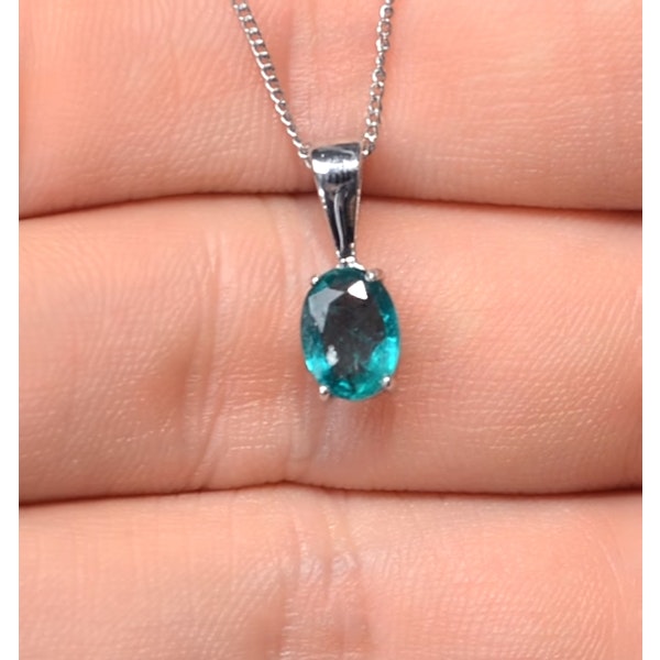 Emerald 7 x 5mm Pendant Necklace Set in 9K White Gold - Image 4