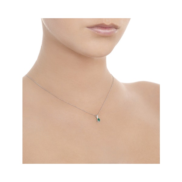 Emerald 5 x 4mm 18K White Gold Pendant Necklace - Image 2