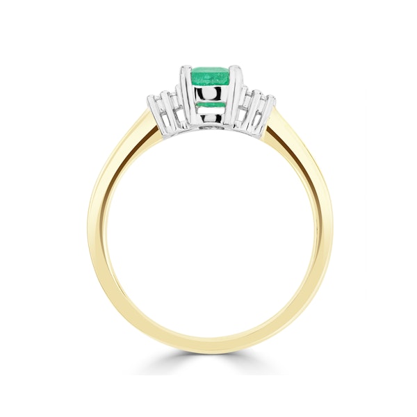 Emerald 6 x 4mm And Diamond 18K Gold Ring - Image 3