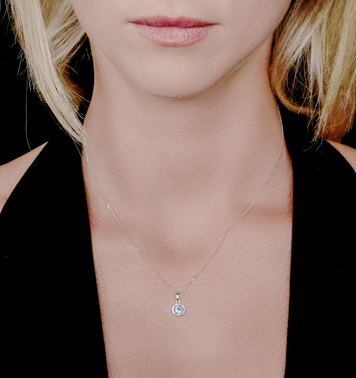 Details about   Rope-Framed Claw-Set Swiss Blue Topaz Solitaire Pendant in Silver/Gold/Platinum 
