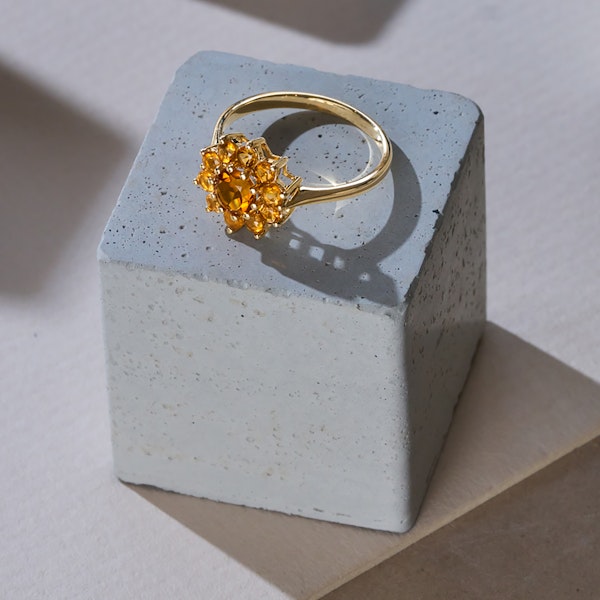 0.96ct Citrine Cluster Ring in 9K Yellow Gold - Image 4