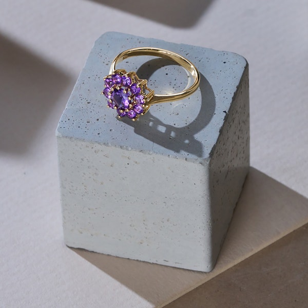 0.94ct Amethyst Cluster Ring in 9K Yellow Gold - Image 4