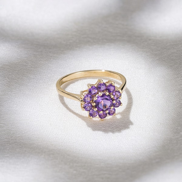 0.94ct Amethyst Cluster Ring in 9K Yellow Gold - Image 2