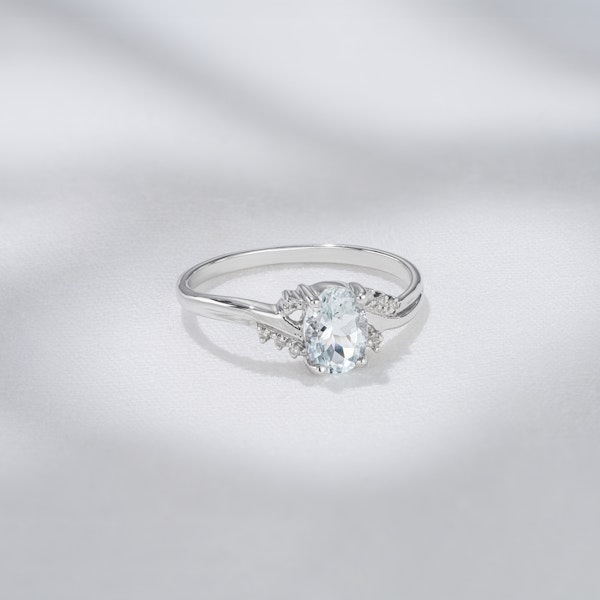 Aquamarine 0.70CT And Diamond 9K White Gold Ring E5731 - Image 4