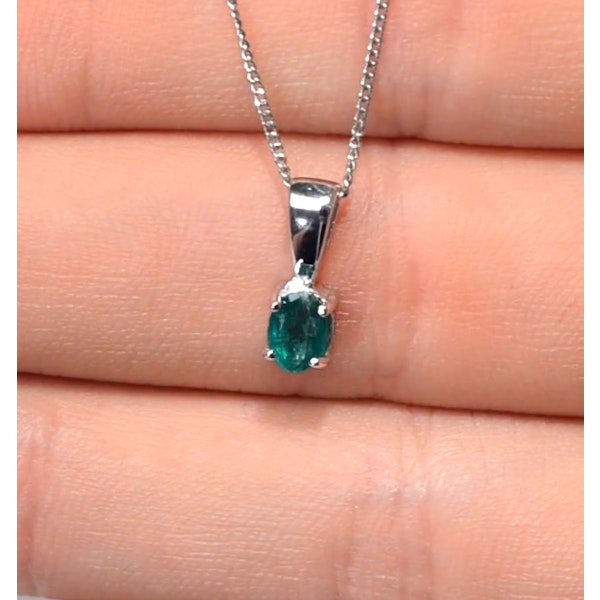 Emerald 5 x 4mm 18K White Gold Pendant Necklace - Image 3