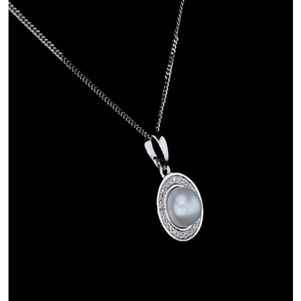 Pearl and Diamond Halo Stellato Pendant Necklace in 9K White Gold - Image 4