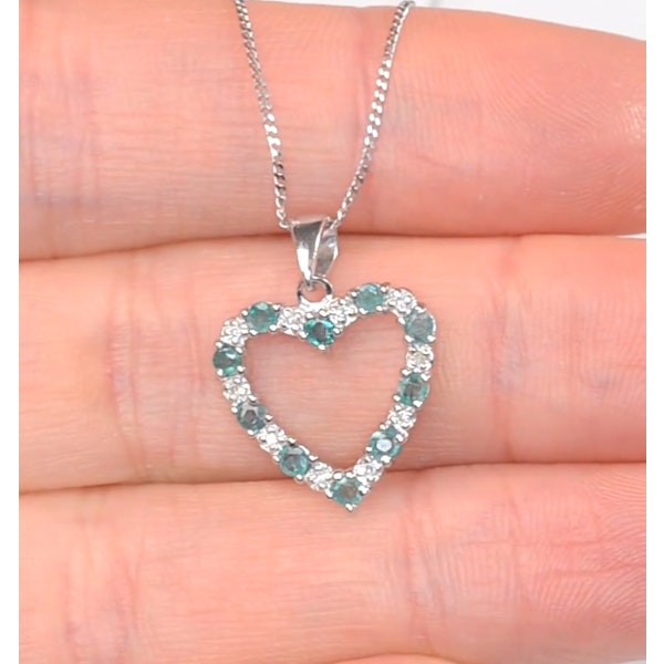 Emerald 0.54CT And Diamond 9K White Gold Heart Pendant Necklace - Image 3
