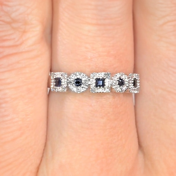 Sapphire 0.18ct And Diamond 9K White Gold Ring - Image 2
