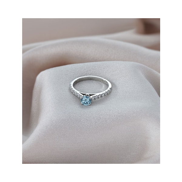Natalia Blue Lab Diamond 0.91ct Side Stone Ring in Platinum - Elara Collection - Image 5