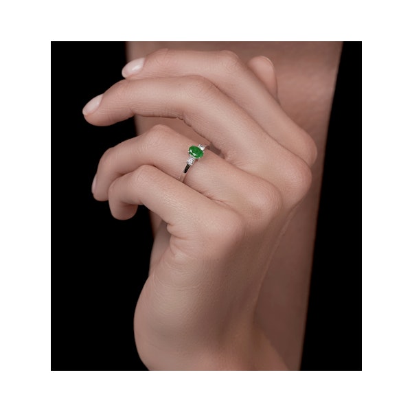 Emerald 6 x 4mm And Diamond 18K White Gold Ring N4314Y - Image 4