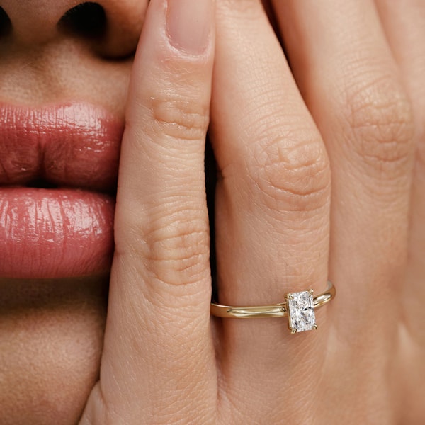 Amora Radiant 0.50ct Diamond Engagement Ring G/VS1 Set in 18K Gold - Image 6