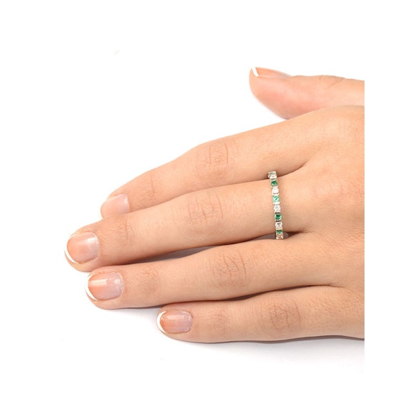 Emerald 0.70ct And H/SI Diamond Platinum Eternity Ring - Image 3