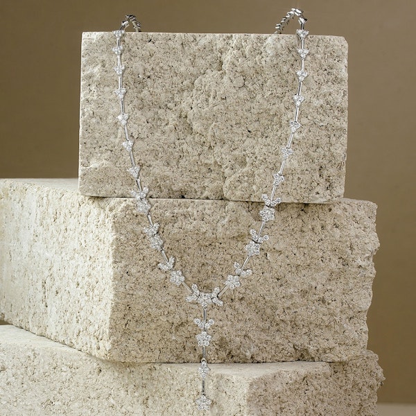 18K White Gold Diamond Necklace 4.73ct - Image 4