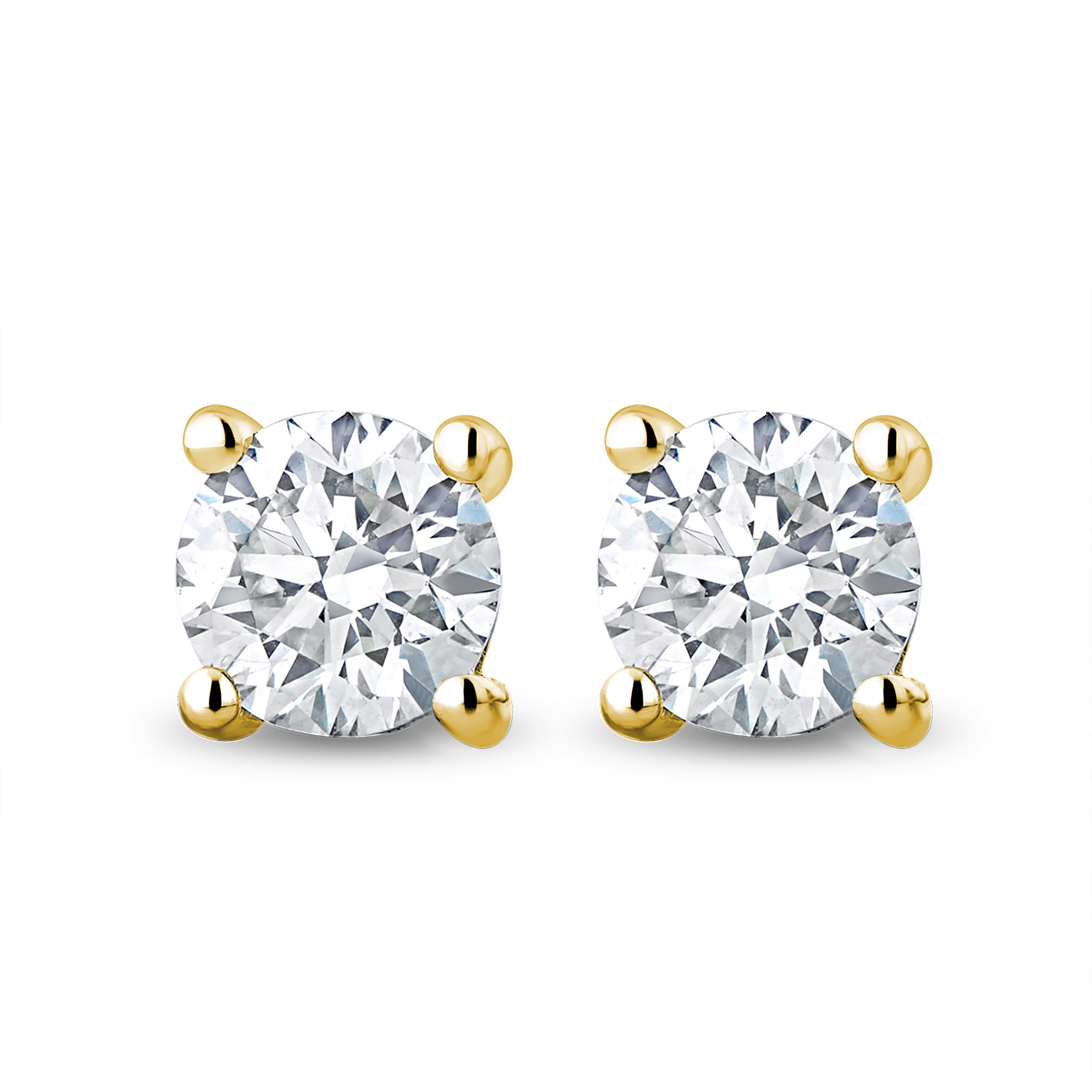 Diamond Stud Earrings with Round Diamonds in Claw Setting