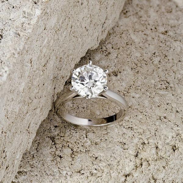 Low Set Chloe 3.00ct Lab Diamond Round Cut Engagement Ring in Platinum G/VS1 - Image 7
