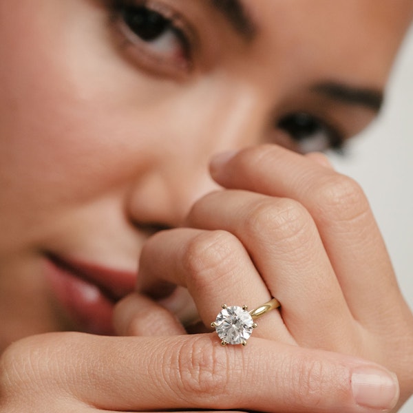 Low Set Chloe 5.00ct Lab Diamond Round Cut Engagement Ring in 18K Yellow Gold G/VS1 - Image 4