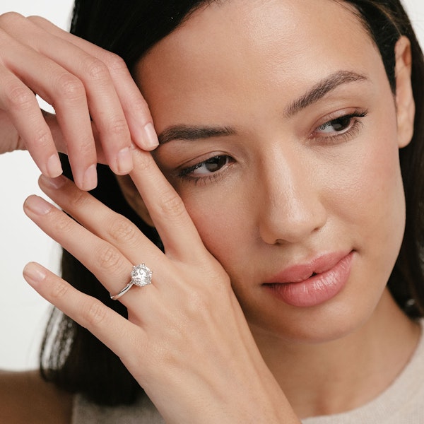 Low Set Chloe 5.00ct Lab Diamond Round Cut Engagement Ring in Platinum G/VS1 - Image 4