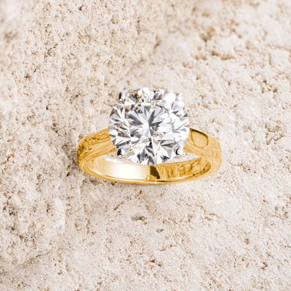 Elysia 5.00ct Lab Diamond Round Cut Engagement Ring in 18K Yellow Gold G/VS1 - Image 4
