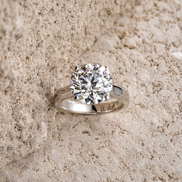 Elysia 5.00ct Lab Diamond Round Cut Engagement Ring in Platinum G/VS1 - Image 4