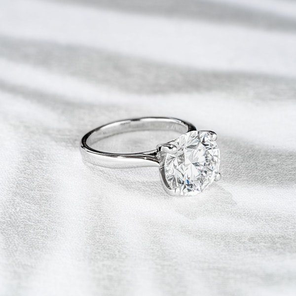 Grace 5.00ct Lab Diamond Round Cut Engagement Ring in Platinum G/VS1 - Image 7