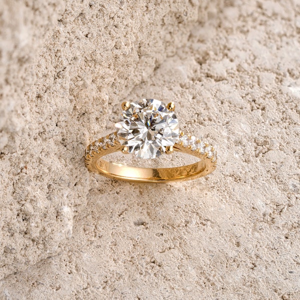 Natalia 3.45ct Lab Diamond Round Cut Engagement Ring in 18K Yellow Gold G/VS1 - Image 7