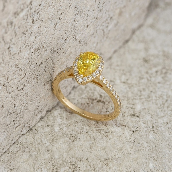 Diana Yellow Lab Diamond Pear Halo Ring 1.60ct in 18K Yellow Gold - Elara Collection - Image 6