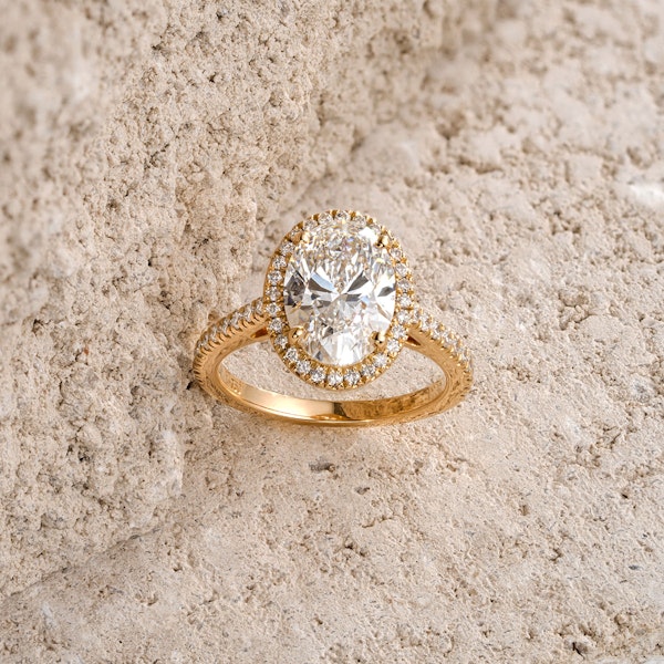 Georgina 3.50ct Lab Diamond Oval Cut Engagement Ring in 18K Yellow Gold G/VS1 - Image 4