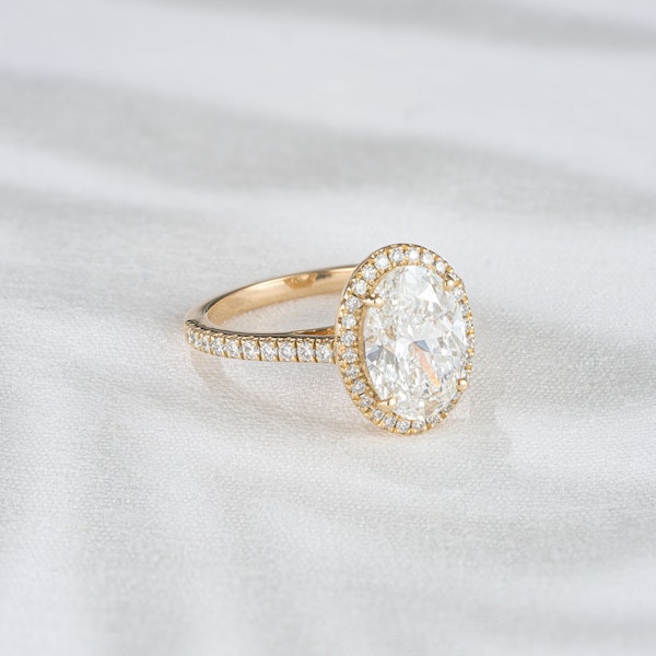 Georgina 3.50ct Lab Diamond Oval Cut Engagement Ring in 18K Yellow Gold G/VS1 - Image 2