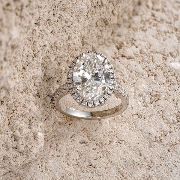 Georgina 5.70ct Lab Diamond Oval Cut Engagement Ring in Platinum G/VS1 - Image 6