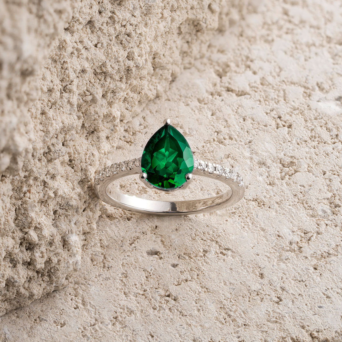 Emerald Doublet Teardrop Engagement Ring, Pear Emerald Ring, Doublet Emerald 2024 Ring, Emerald Pear Engagement Ring