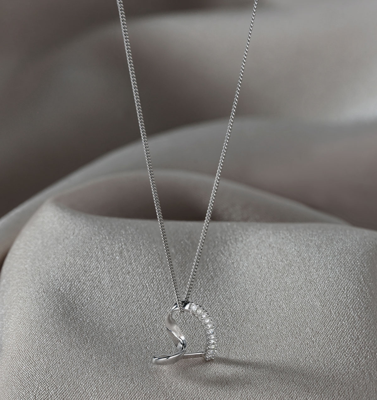 Heart Pendant Necklace 0.10ct Diamond 9K White Gold