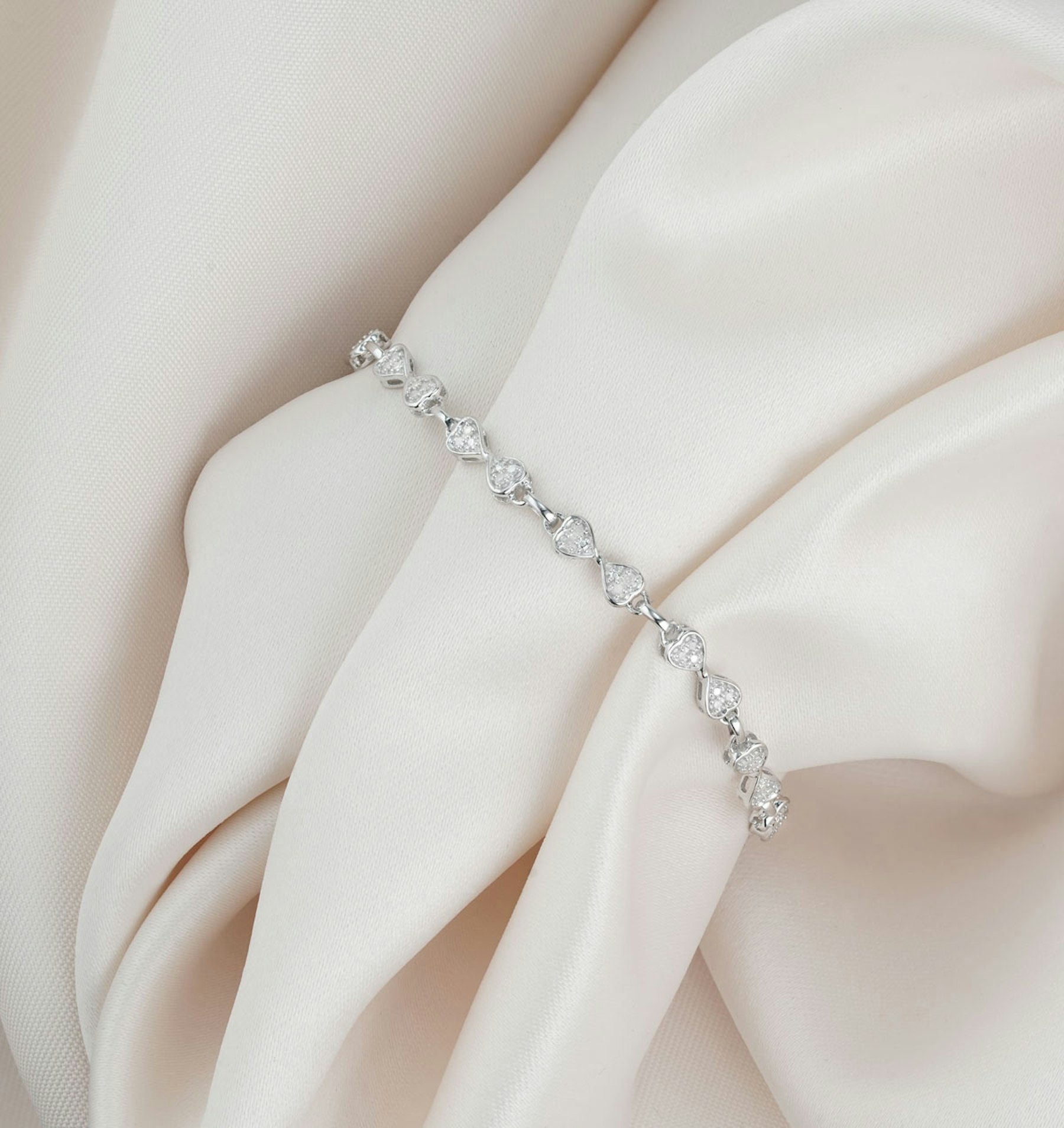 0.25ct Diamond Heart Bracelet Set In Silver