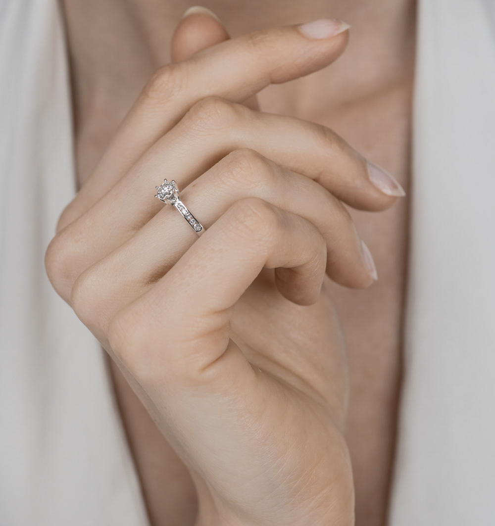 Charlotte Diamond Halo Engagement Rings The Diamond Store