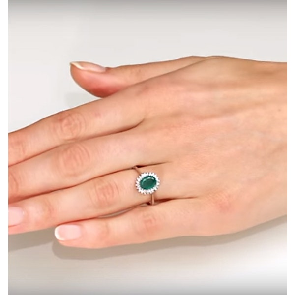 Emerald 8 x 6mm And Diamond 9K White Gold Ring - Image 4