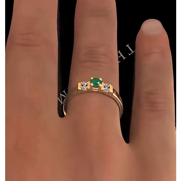 Emerald 3.75mm And Diamond 9K Gold Ring - Image 4