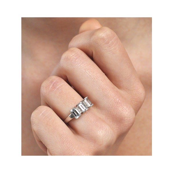 Aquamarine 1.65CT And Diamond 9K White Gold Ring - Image 4