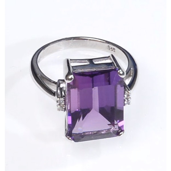 Amethyst 6.40ct And Diamond 9K White Gold Ring - Image 3