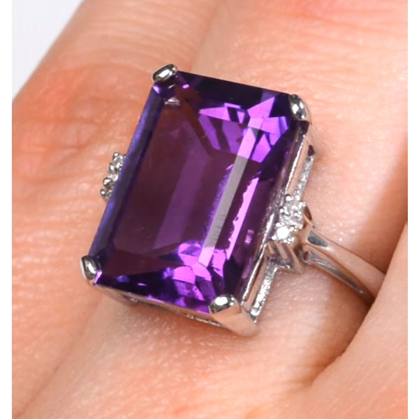Amethyst 6.40ct And Diamond 9K White Gold Ring - Image 4