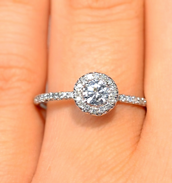 Halo Rings | The Diamond Store