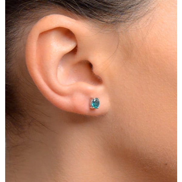 Emerald 5 x 4mm 0.64ct 18K White Gold Earrings - Image 3