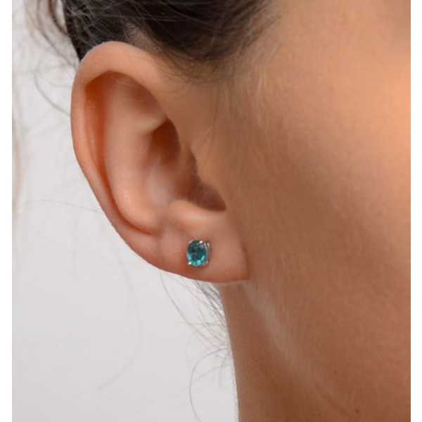 Emerald 5 x 4mm 0.64ct 18K White Gold Earrings - Image 4