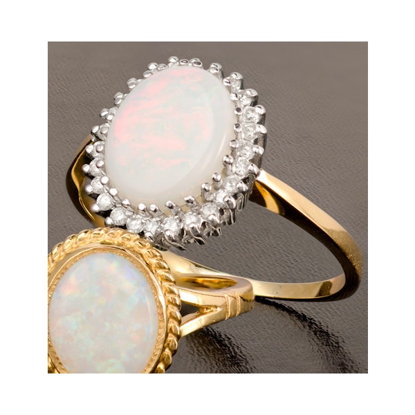Opal 10 x 8mm And Diamond 9K Yellow Gold Ring - Image 2
